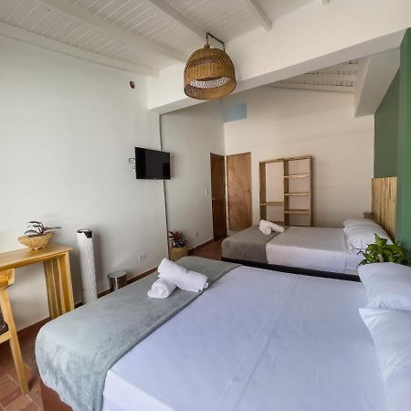 Hotel Casa Las Palmas 메딜린 외부 사진