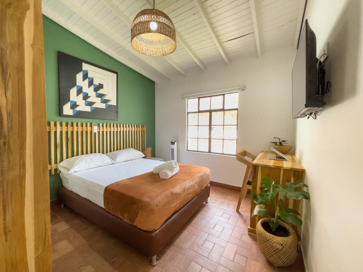 Hotel Casa Las Palmas 메딜린 외부 사진