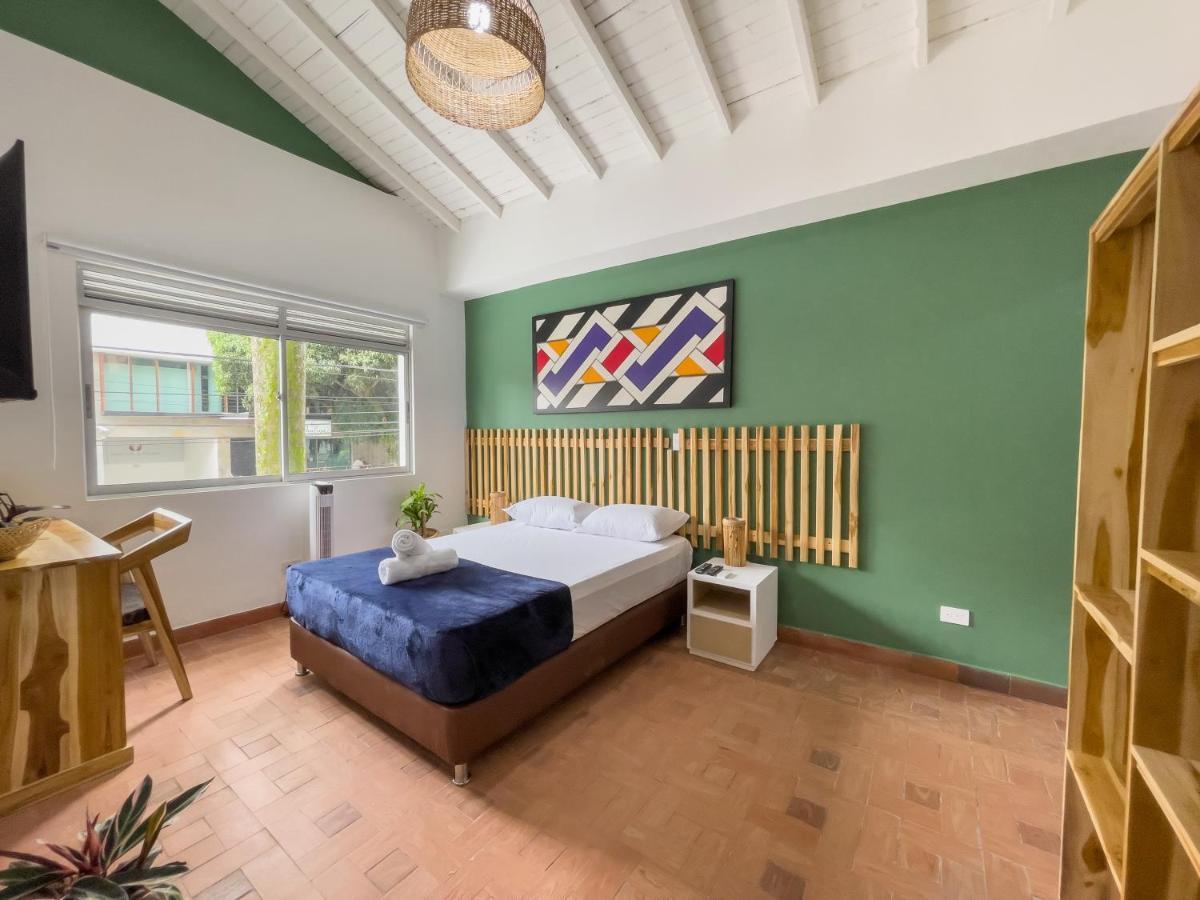 Hotel Casa Las Palmas 메딜린 외부 사진