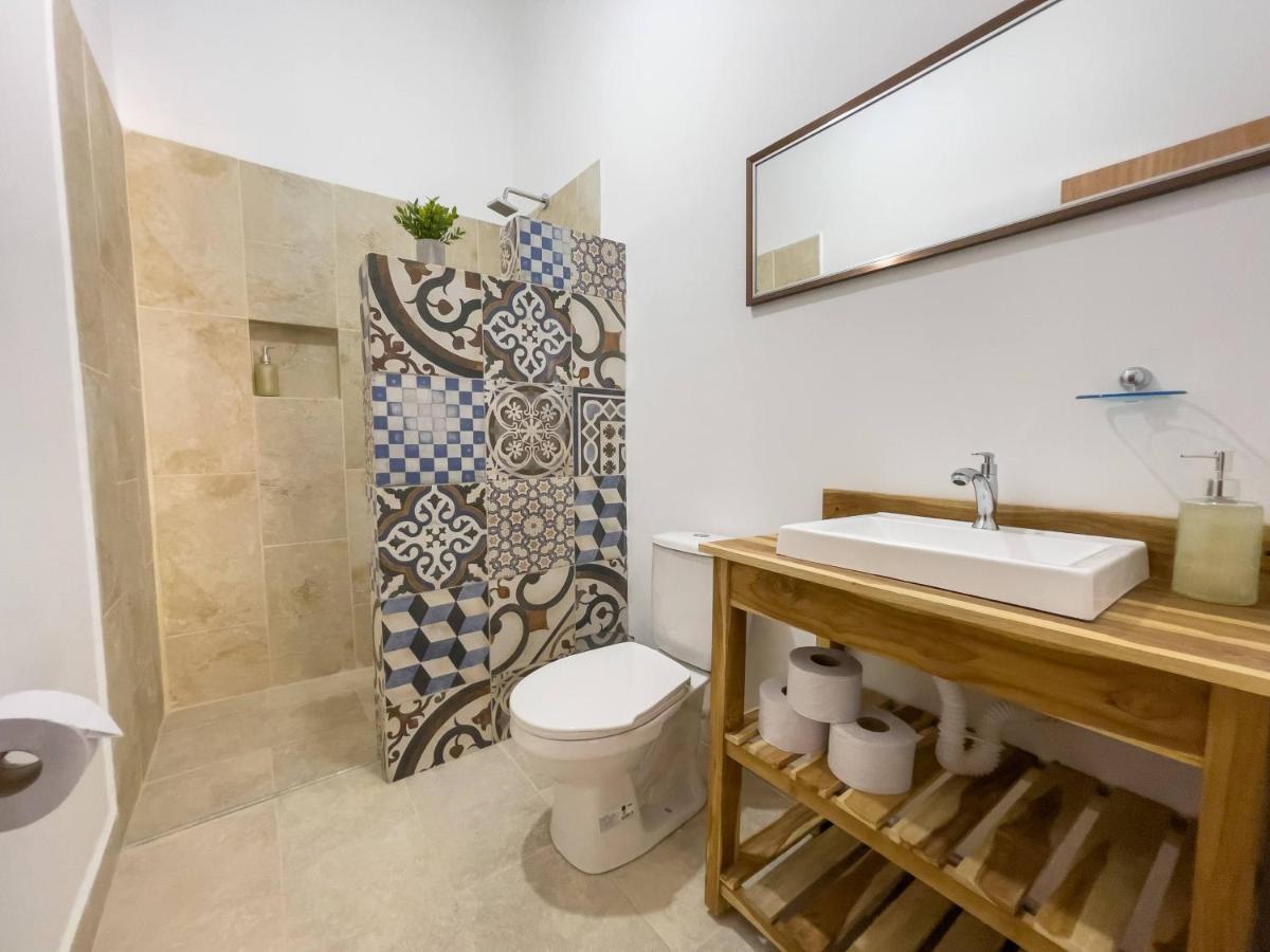 Hotel Casa Las Palmas 메딜린 외부 사진