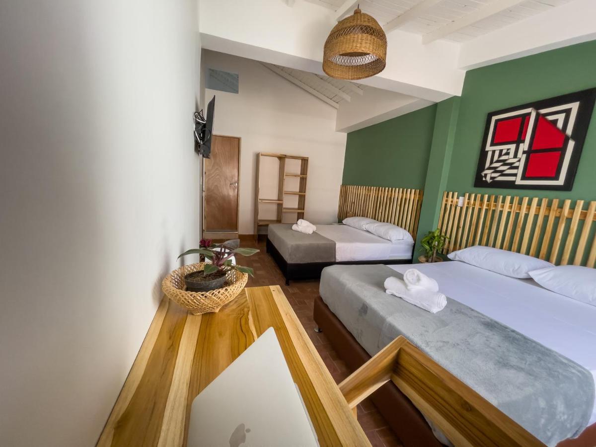 Hotel Casa Las Palmas 메딜린 외부 사진