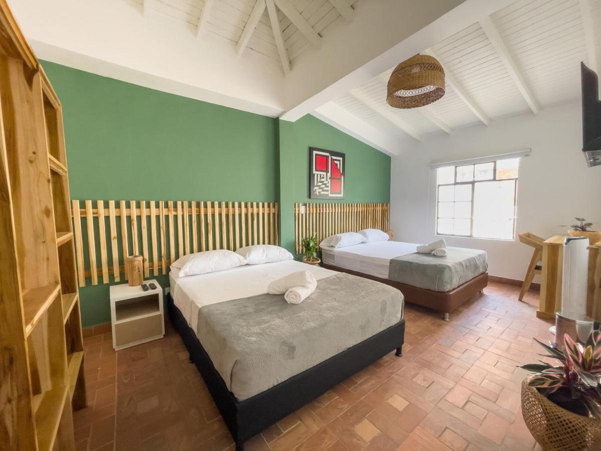 Hotel Casa Las Palmas 메딜린 외부 사진