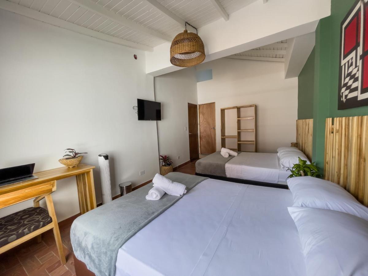 Hotel Casa Las Palmas 메딜린 외부 사진